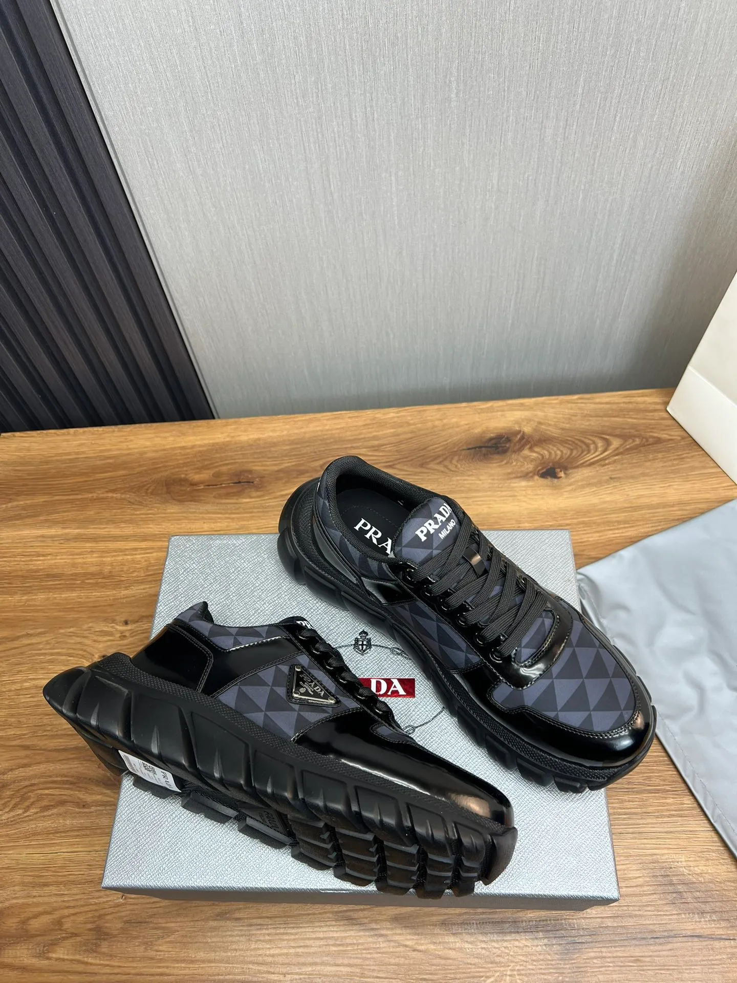 Men's shoes 💰560💰 [PRADA] Men's shoes are popular in the counter, official website is synchronized, 1 high-quality shipment ✔️Original cowhide + cowhide lining, 1🆚1 replica, original sole, 38-45 (45 customized, non-refundable)